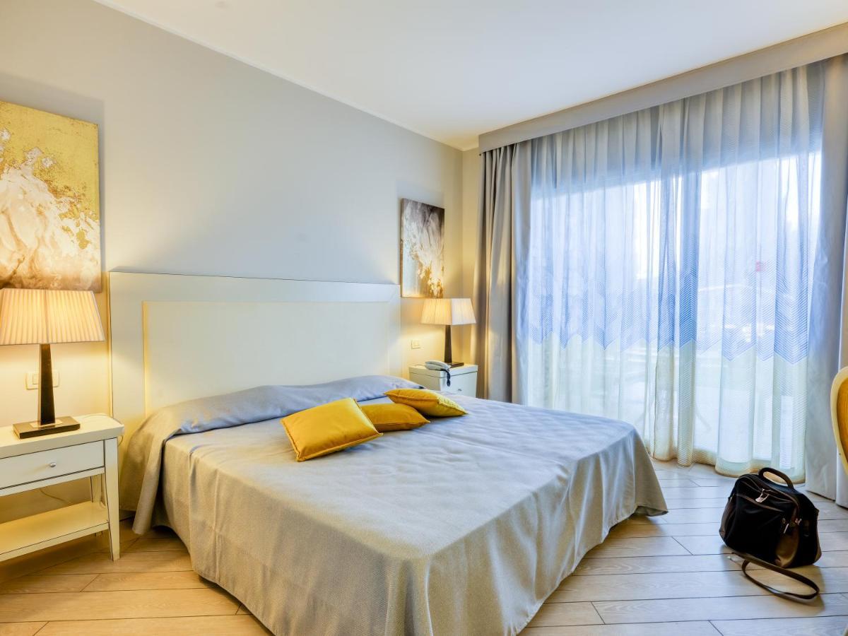 Parc Hotel Germano Suites & Apartments Бардолино Экстерьер фото